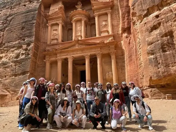 RTTO travellers – Our group at the Treasury, Petra